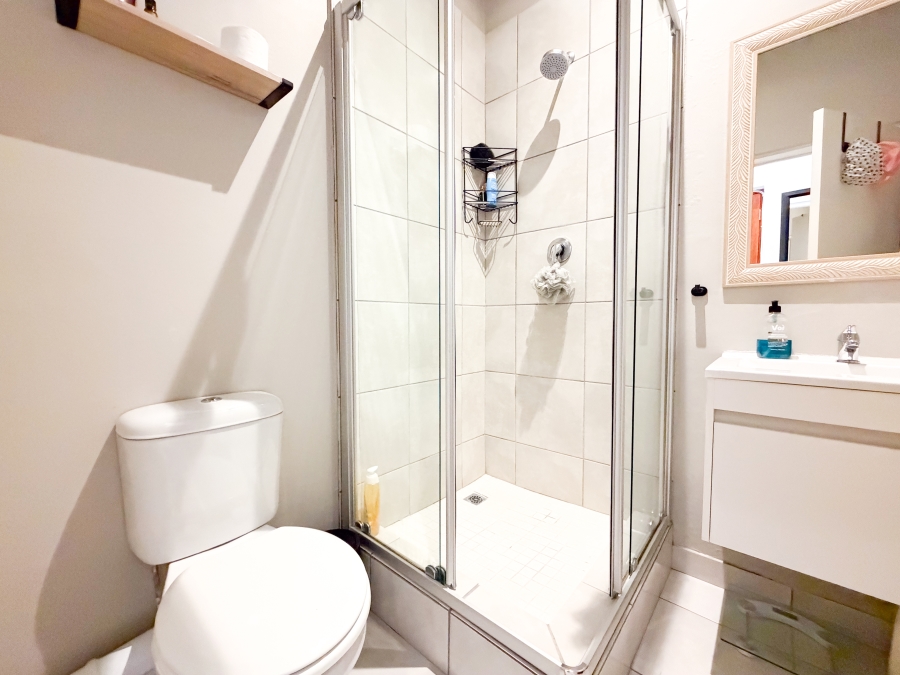 To Let 2 Bedroom Property for Rent in Wynberg Upper Western Cape